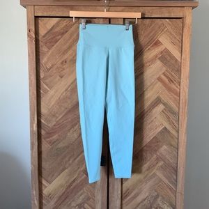 Alo High Waist Airbrush Capri